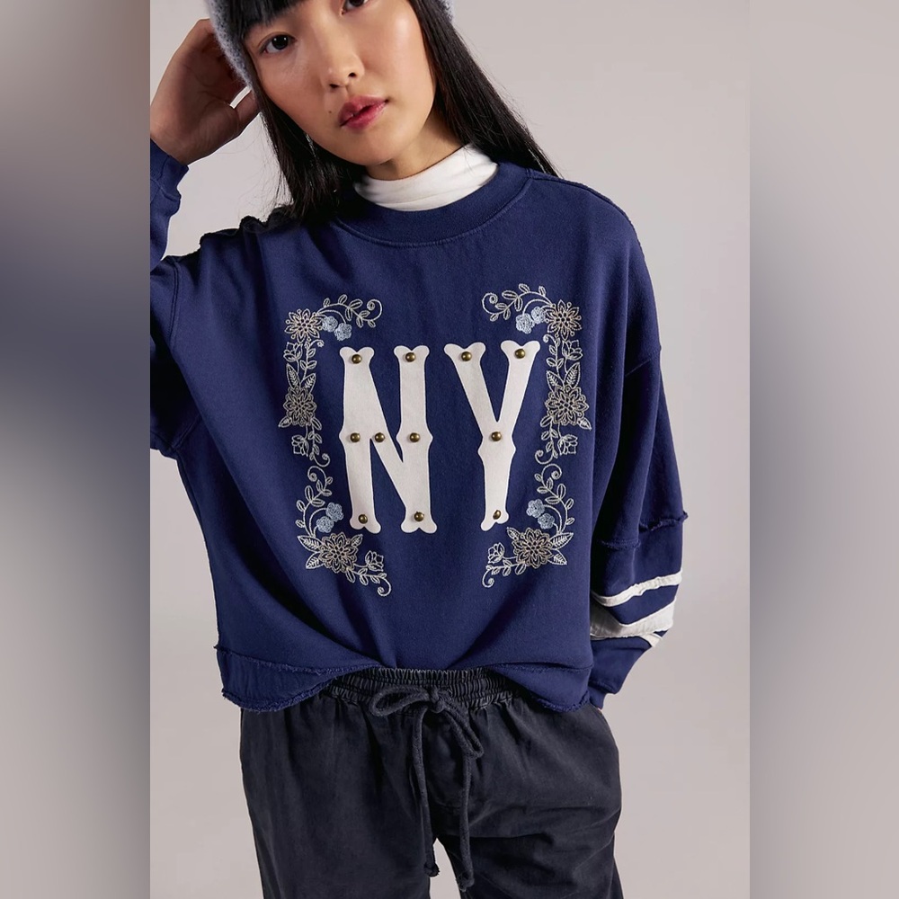 NWT Free People + Ragabond NY Midnight Bloom Crewneck In Navy